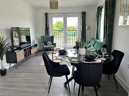 Modern 2 Bedroom Apartment
