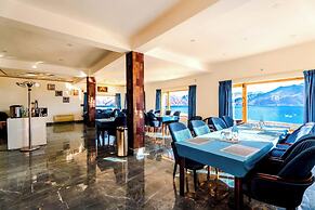Grand Retreat