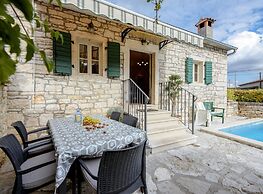 Majestic Villa With Private Pool