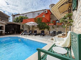 Majestic Villa With Private Pool