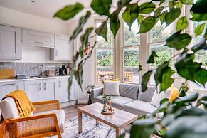 Stunning 2 Bed by the City Centre & Bute Park