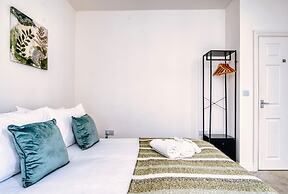 Stunning 2 Bed by the City Centre & Bute Park