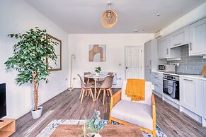 Stunning 2 Bed by the City Centre & Bute Park