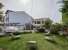 Pretty Apartment With Balcony