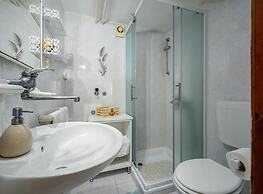 Pretty Apartment With Balcony