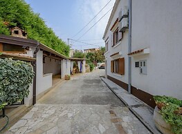 Pretty Apartment With Balcony