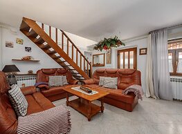 Pretty Apartment With Balcony