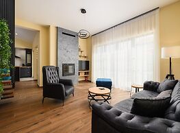 Villa in Serene Location