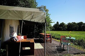 Camping De Helleborus