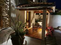Charming Rooms & Apartments Stelio