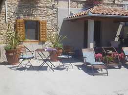 Charming Rooms & Apartments Stelio