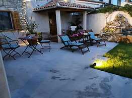 Charming Rooms & Apartments Stelio