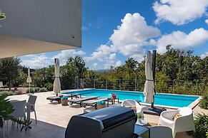Villa Luxor With Heated Pool