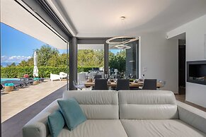 Villa Luxor With Heated Pool
