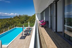 Villa Luxor With Heated Pool