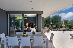 Villa Luxor With Heated Pool