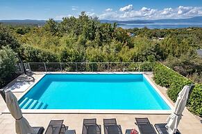 Villa Luxor With Heated Pool
