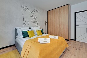 Doki Living - Foodhall & Parking by Downtown Apartments