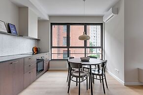 Doki Living - Foodhall & Parking by Downtown Apartments