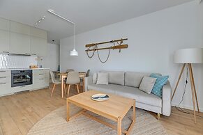 Doki Living - Foodhall & Parking by Downtown Apartments