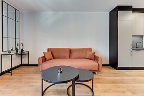 Doki Living - Foodhall & Parking by Downtown Apartments