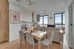 Doki Living - Foodhall & Parking by Downtown Apartments