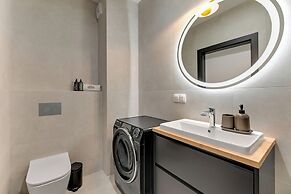 Doki Living - Foodhall & Parking by Downtown Apartments