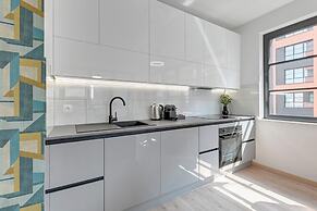 Doki Living - Foodhall & Parking by Downtown Apartments