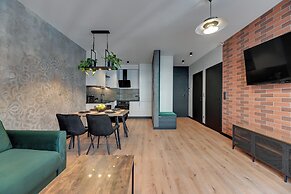 Doki Living - Foodhall & Parking by Downtown Apartments