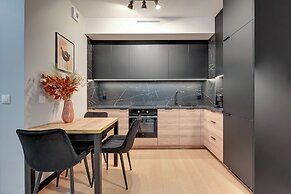 Doki Living - Foodhall & Parking by Downtown Apartments