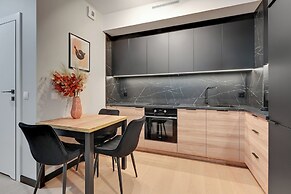 Doki Living - Foodhall & Parking by Downtown Apartments