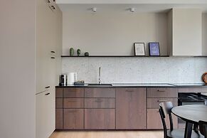 Doki Living - Foodhall & Parking by Downtown Apartments