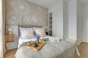 Doki Living - Foodhall & Parking by Downtown Apartments