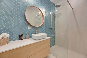 Doki Living - Foodhall & Parking by Downtown Apartments