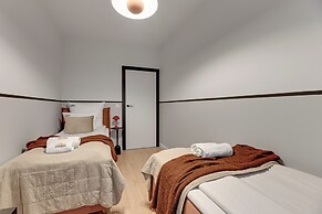 Doki Living - Foodhall & Parking by Downtown Apartments