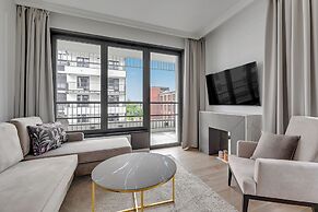 Doki Living - Foodhall & Parking by Downtown Apartments