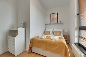 Doki Living - Foodhall & Parking by Downtown Apartments