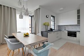 Doki Living - Foodhall & Parking by Downtown Apartments