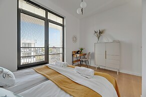 Doki Living - Foodhall & Parking by Downtown Apartments