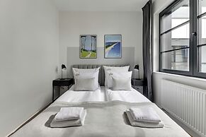 Doki Living - Foodhall & Parking by Downtown Apartments