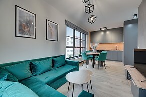 Doki Living - Foodhall & Parking by Downtown Apartments