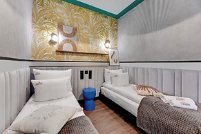 Doki Living - Foodhall & Parking by Downtown Apartments