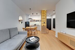 Doki Living - Foodhall & Parking by Downtown Apartments