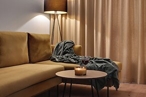 Doki Living - Foodhall & Parking by Downtown Apartments