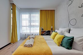 Doki Living - Foodhall & Parking by Downtown Apartments