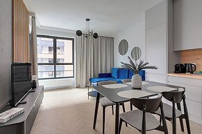 Doki Living - Foodhall & Parking by Downtown Apartments