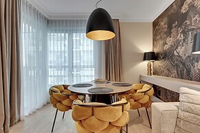 Doki Living - Foodhall & Parking by Downtown Apartments