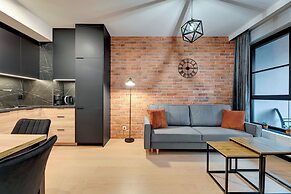 Doki Living - Foodhall & Parking by Downtown Apartments