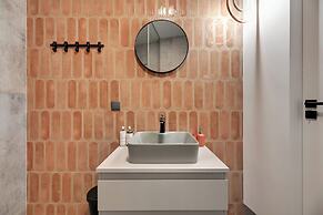 Doki Living - Foodhall & Parking by Downtown Apartments