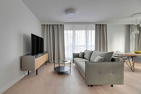 Doki Living - Foodhall & Parking by Downtown Apartments